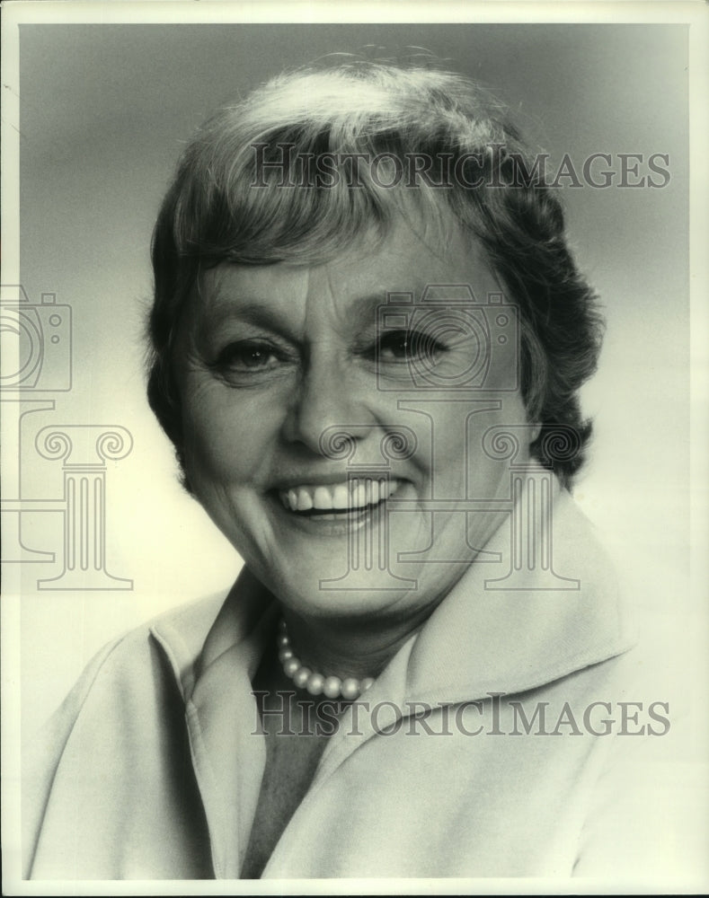 1977 Press Photo Pat Carroll stars on Busting Loose, on CBS. - nop16816-Historic Images