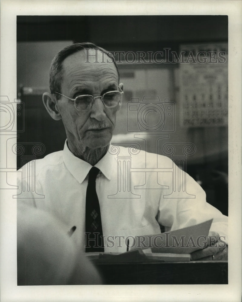 1964 Press Photo Fred Cumbus, copy editor, Times-Picayune - nop17153-Historic Images