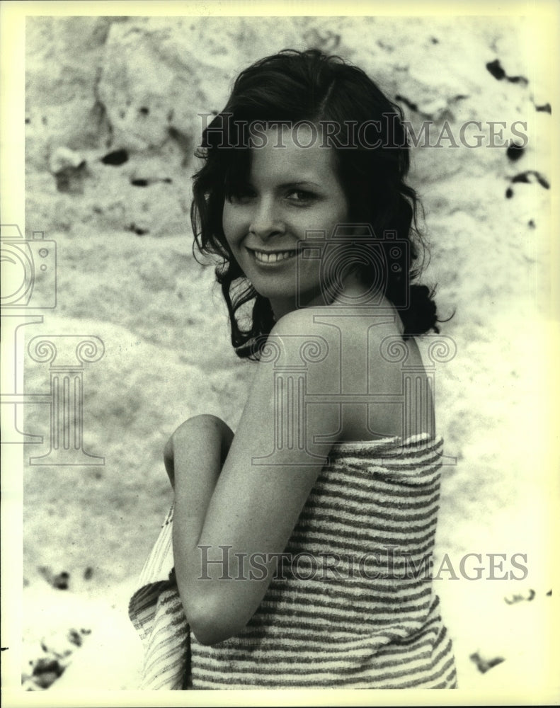 1979 Press Photo Carolyn Courage in "Country Matters: An Aspidistra in Babylon" - Historic Images