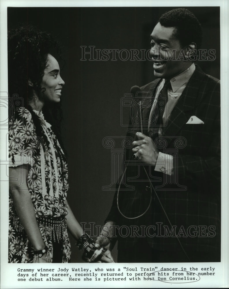 1988 Jody Watley with Don Cornelius, host of Soul Train. - Historic Images