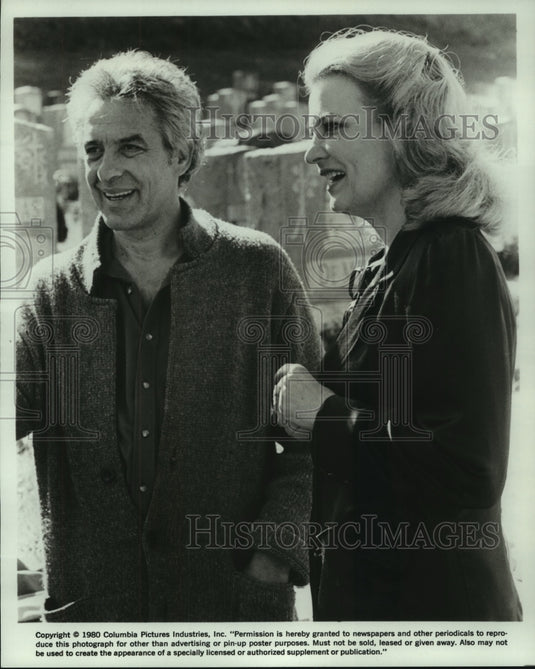 1980 Press Photo John Cassavetes & Gena Rowlands on set of their newest movie. - Historic Images