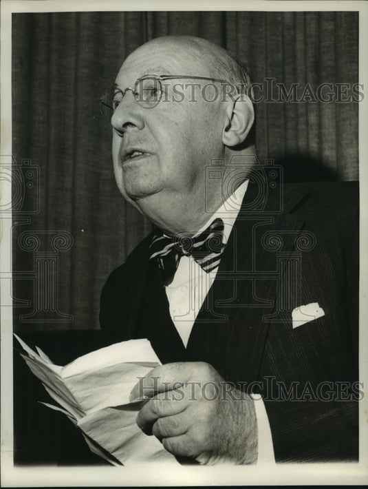 1959 Playwright Marc Connelly Rehearsing "The Bells of St. Mary's" - Historic Images