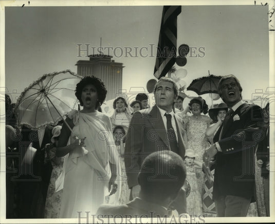 1976 Perry Como and Co-Stars, "Perry Como Spring New Orleans" - Historic Images