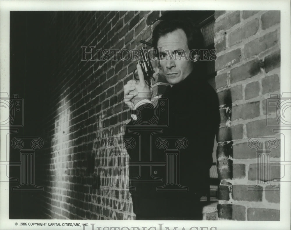 1986 Robert Desiderio as Wes Kennedy in "Heart of the City" Series - Historic Images
