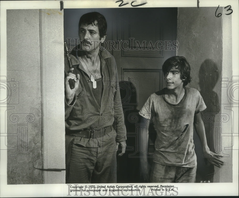 1970 Press Photo Rock Hudson and Mark Colleano star in Hornet's Nest. - Historic Images