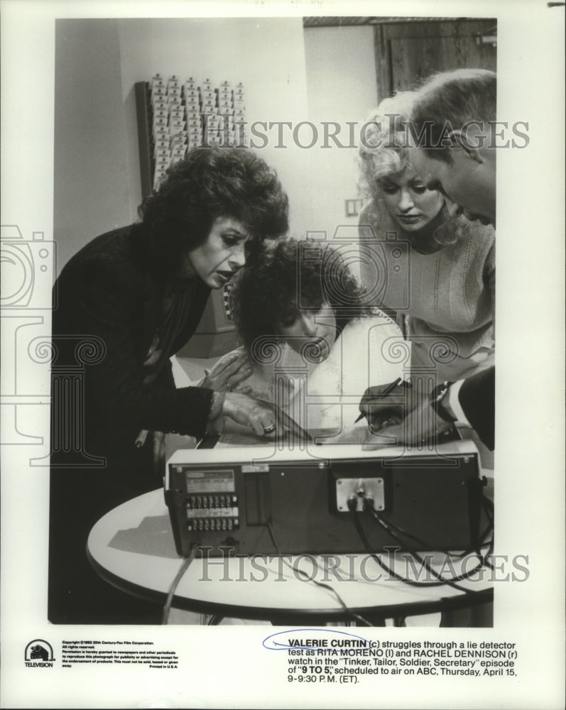 1982 Press Photo Valerie Curtin, Rita Moreno & Rachel Dennison on 9 to 5. - Historic Images