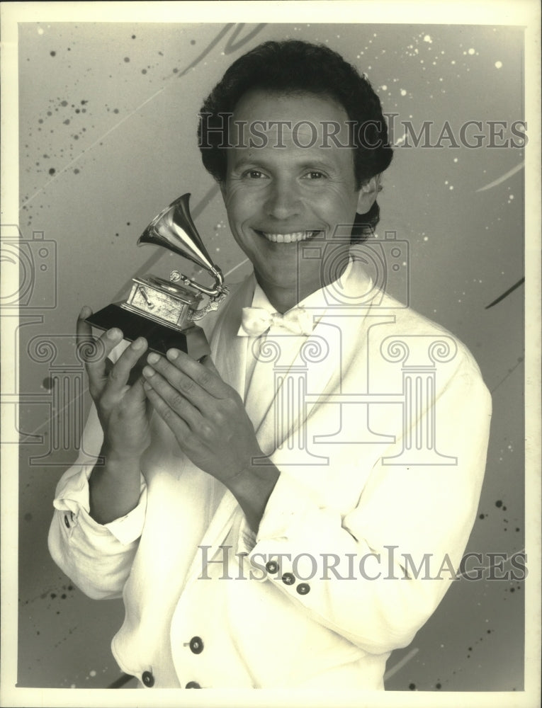 1988 Press Photo Billy Crystal "The 30th Annual Grammy Awards." - Historic Images