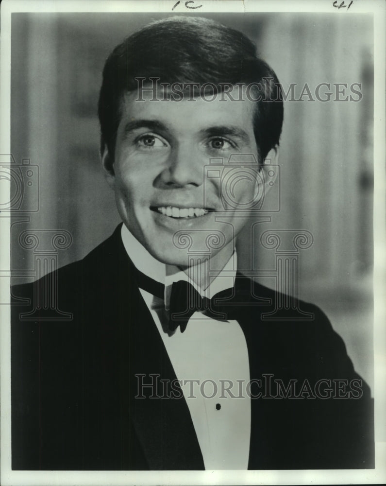 1972 Press Photo John Davidson, entertainer in the Blue Room, New Orle ...