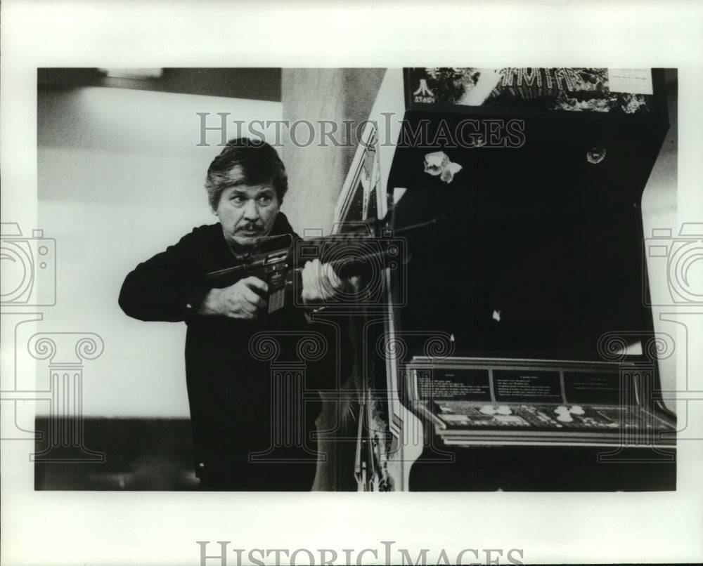 1991 Press Photo Scene from &quot;Death Wish Four&quot; - Historic Images