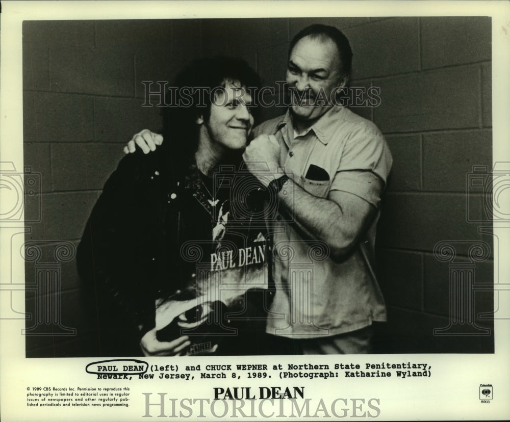 1989 Paul Dean and Chuck Wepner at Northern State Penitentiary. - Historic Images