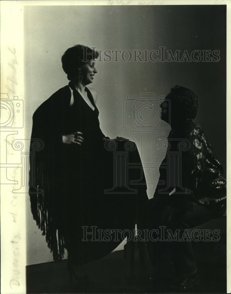 1977 Press Photo Clare Couvillon and John Etheredge star in Dear Liar. - Historic Images