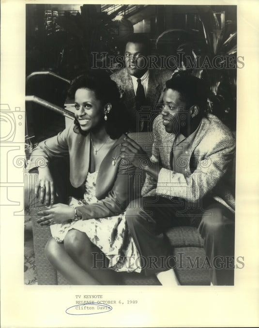 1989 Press Photo Clifton Davis, Kadeem Hardison and Tempestt Bledsoe. - Historic Images