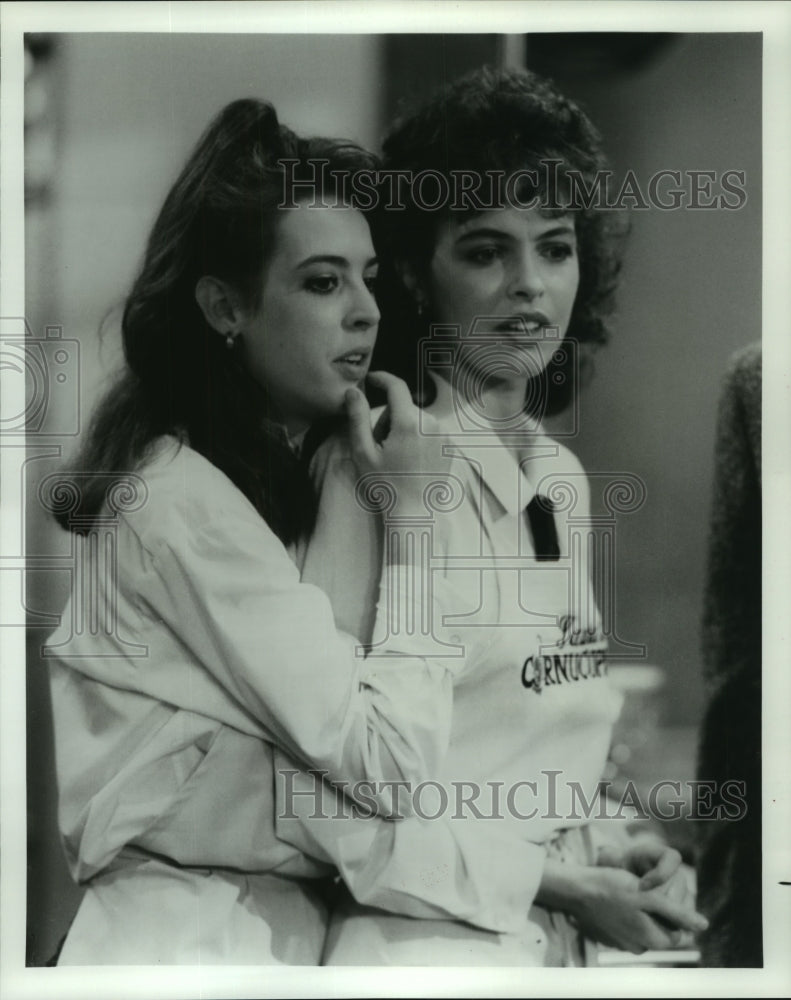 1987 Press Photo Actresses Jodi Thelen and Mary Page Keller in show &quot;Duet&quot;-Historic Images