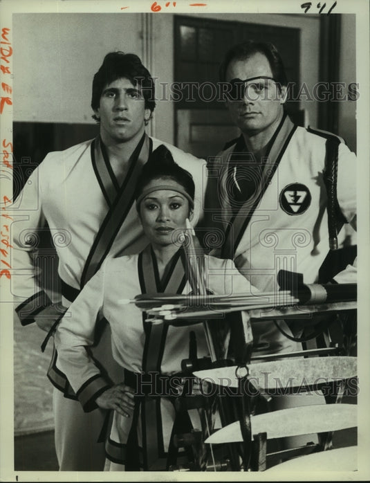 1982 Press Photo Tony Longo, Donna Kei Benz & Fred Dryer on CHiPs, on NBC. - Historic Images