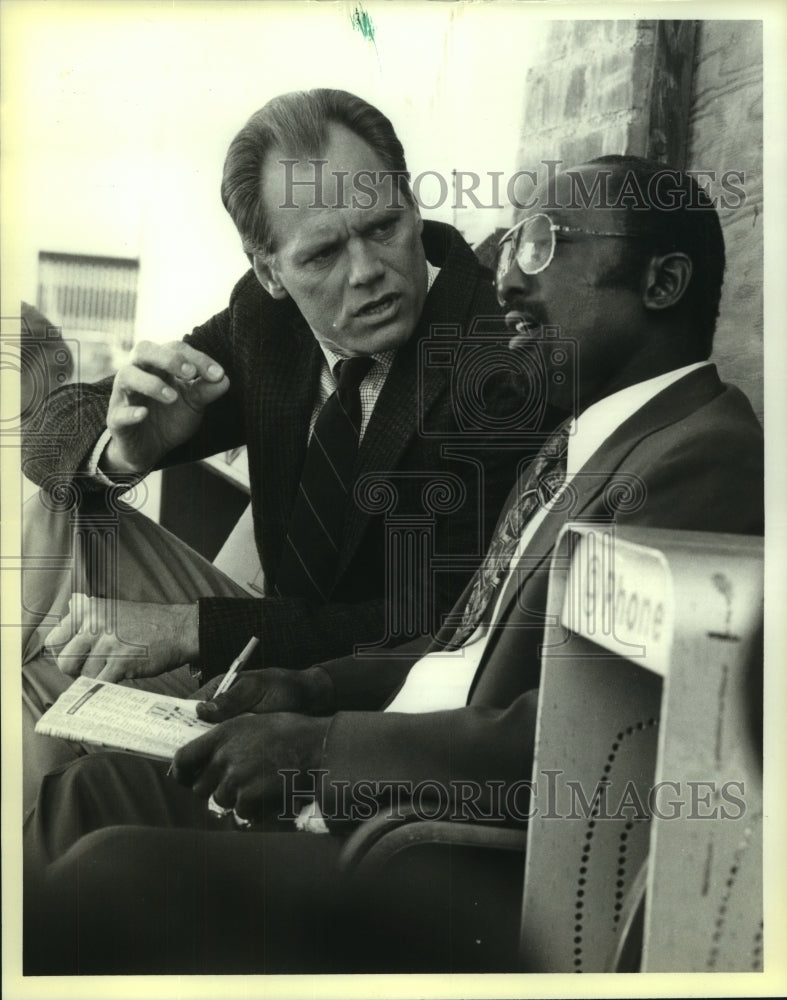 1989 Press Photo Fred Dryer and Garrett Morris star on Hunter, on NBC. - Historic Images
