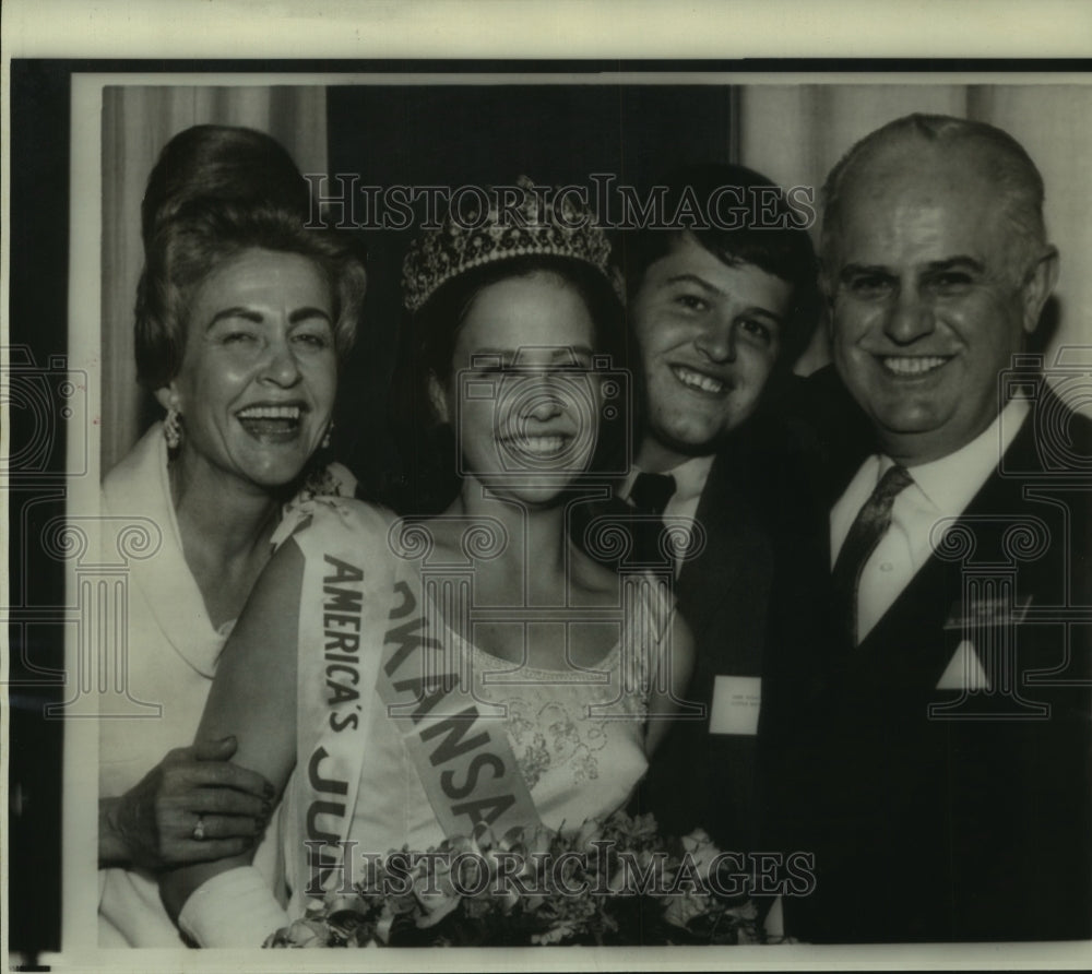 1967 Junior Miss Rosemary Dunaway and family in Mobile, Alabama. - Historic Images