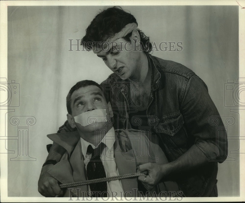 1990 Press Photo Mark McLaughlin &amp; Colin Walker in Orphans at Dog &amp; Pony Theater - Historic Images