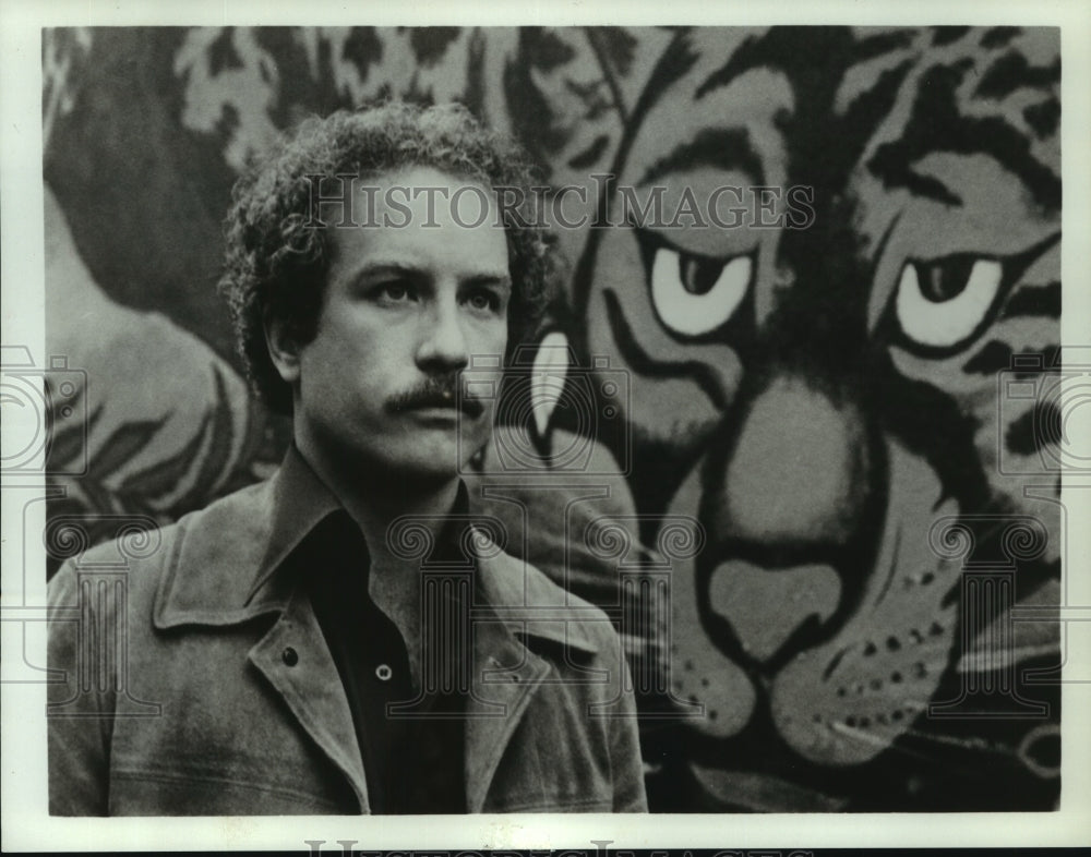 1983 Richard Dreyfuss in a scene from The Big Fix, on ABC. - Historic Images