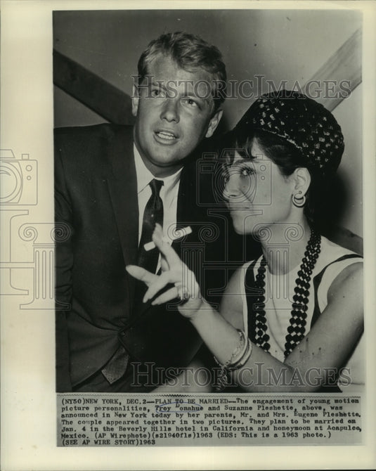 1963 Troy Donahue and Suzanne Pleshette announce engagement in NY - Historic Images