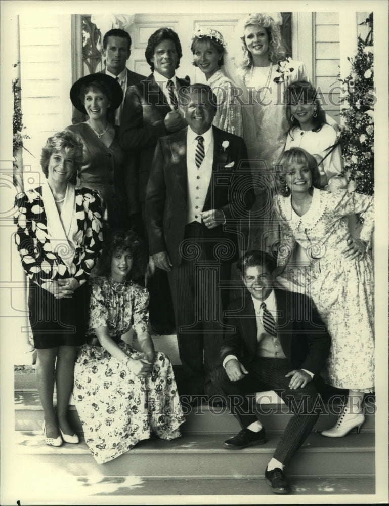 1990 Cast of comedy series An Eight is Enough Wedding - Historic Images