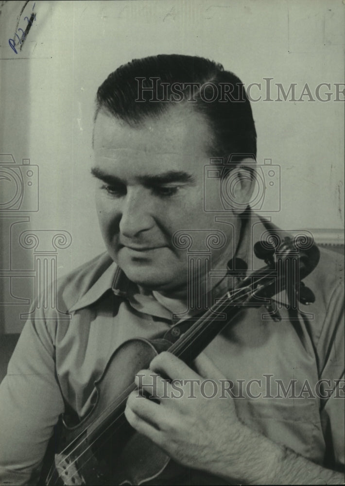 1981 Press Photo Violinist Christian Ferras with his violin - nop23664 - Historic Images