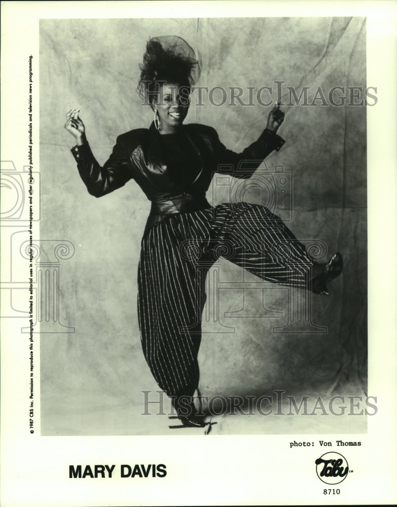 1987 Press Photo Rhythm &amp; Blues Singer Mary Davis - nop23798 - Historic Images