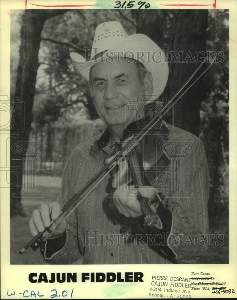 1993 Pierre Descant, the Cajun Fiddler with his fiddle - Historic Images