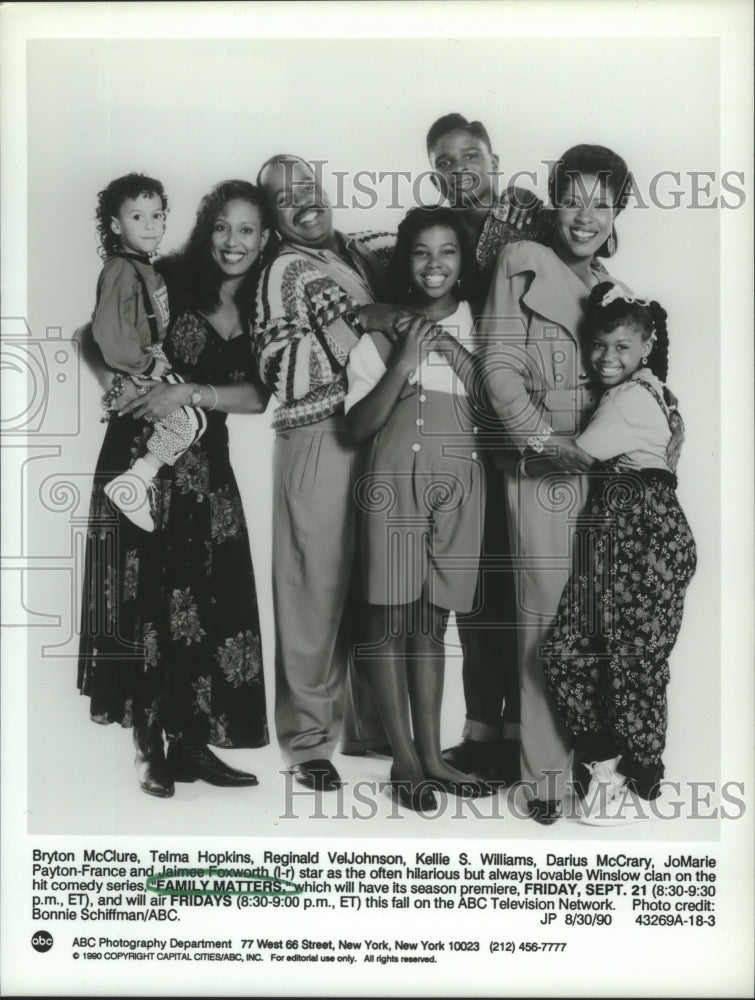 1990 Telma Hopkins and cast of "Family Matters" - Historic Images