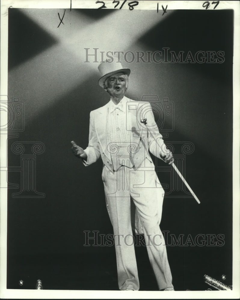 1978 Buddy Ebsen, dancing - Historic Images