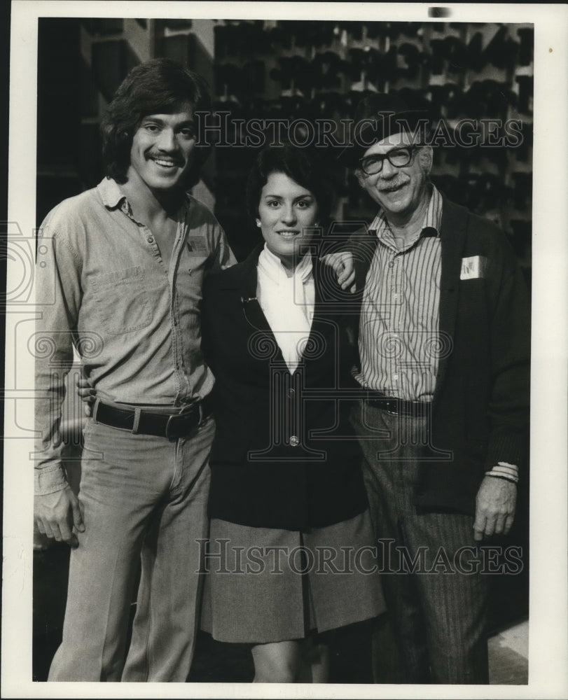 1976 Press Photo Carrie Estrada and co-stars, "The First Fifty Years"-Historic Images