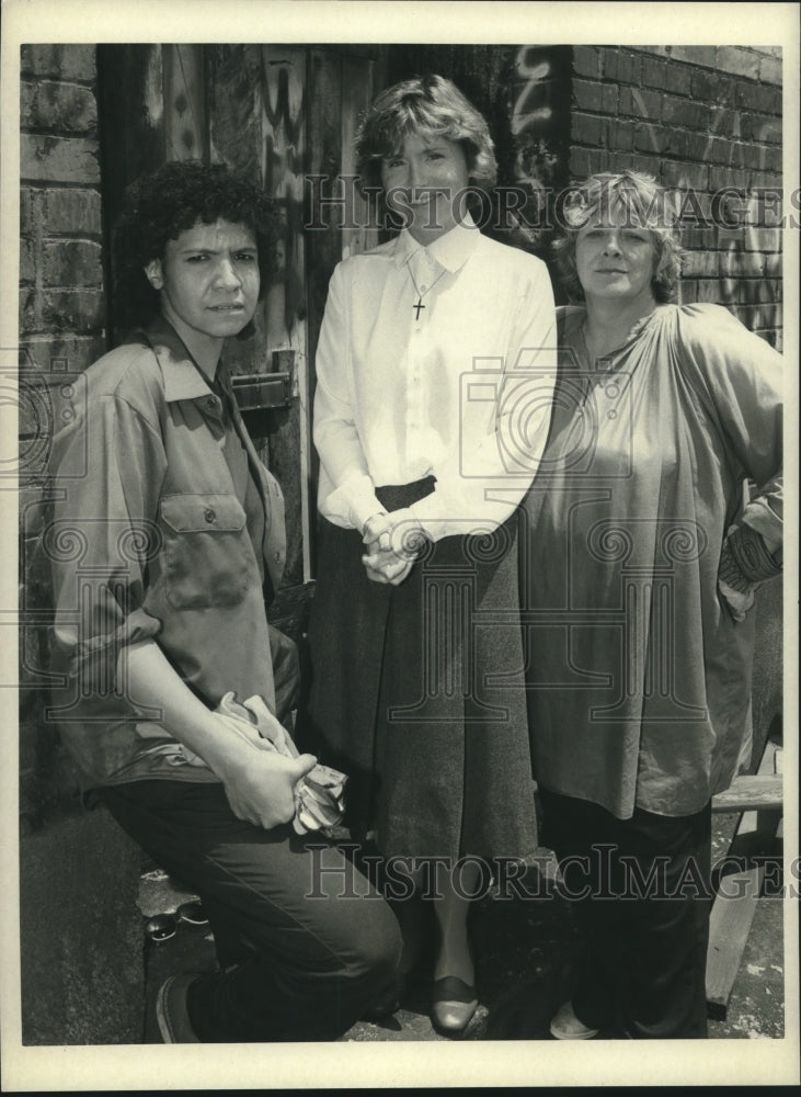 1986 Bonnie Franklin &quot;Sister Margaret and the Saturday Night Ladies&quot; - Historic Images