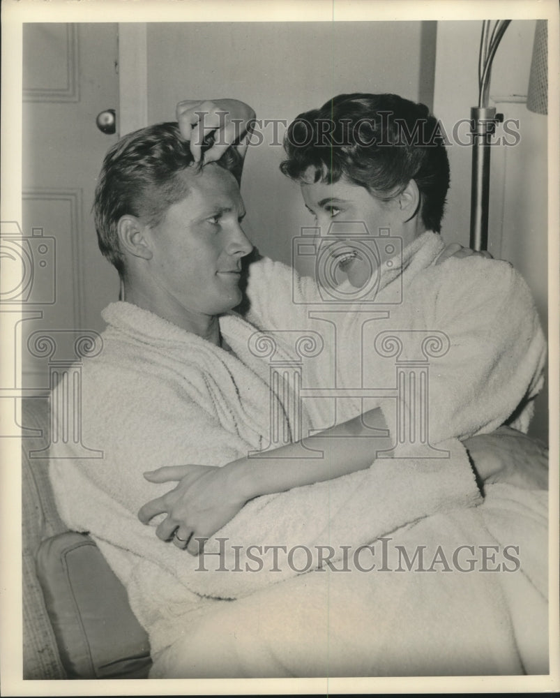 1957 Press Photo Steve Forrest and Pat Crowley, &quot;The Three Dollar Bill&quot;-Historic Images