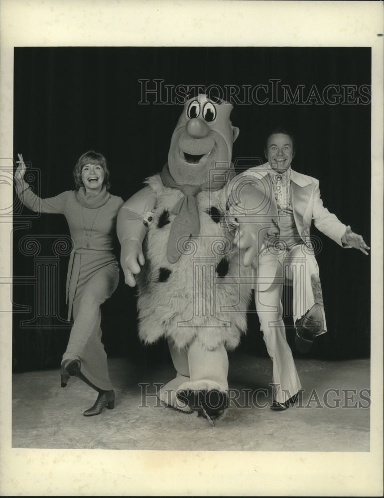 1977 Bonnie Franklin, "Hanna-Barbera's All Star Comedy Ice Revue" - Historic Images