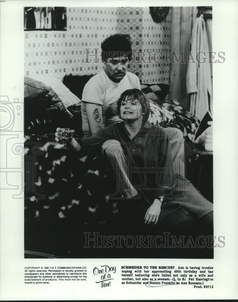 1981 Pat Harrington and Bonnie Franklin "One Day at a Time" - Historic Images