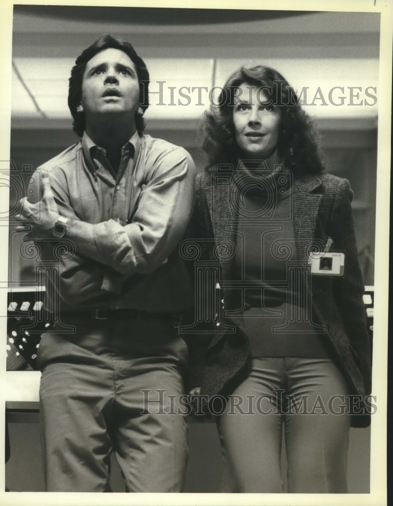 1980 Press Photo Tom Mason and Melinda Fee, &quot;The Aliens are Coming&quot; - nop25307-Historic Images