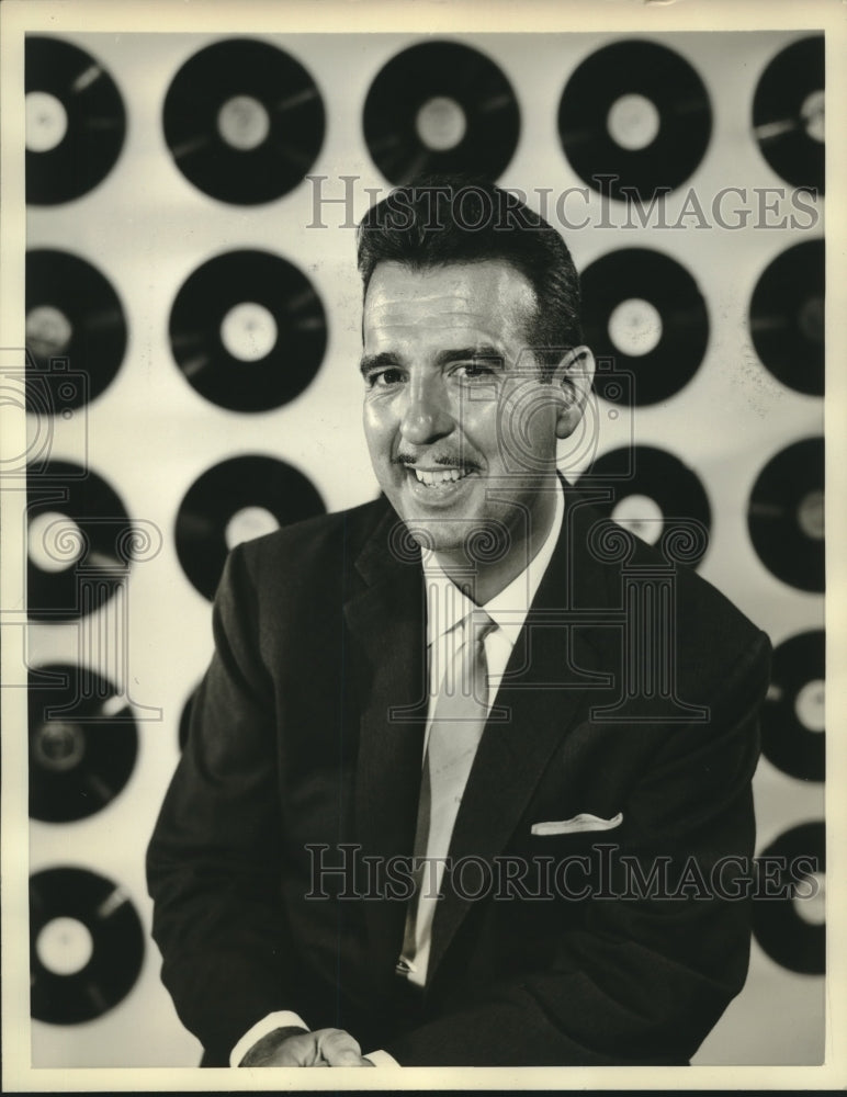 1956 Press Photo Ernie Ford, &quot;The Ford Show&quot; - nop25373-Historic Images