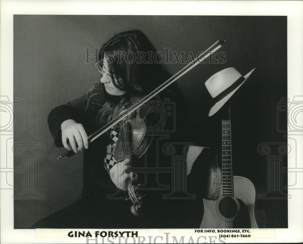 Press Photo Gina Forsyth, playing the violin - nop25454-Historic Images