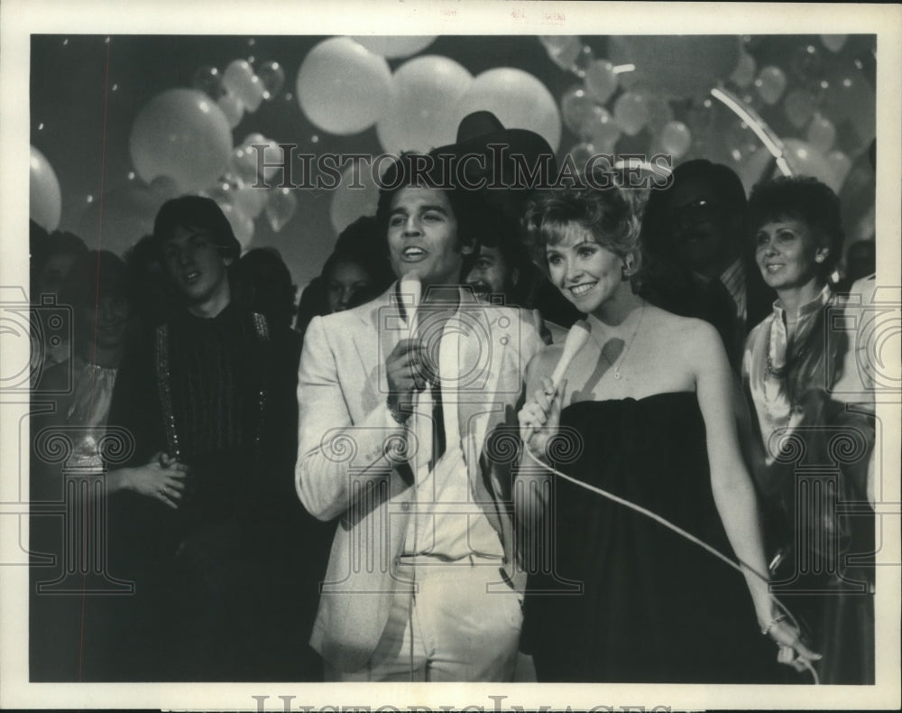 1978 Press Photo Lauren Tewes and Erik Estrada, &quot;New Year&#39;s Rockin&#39; Eve, 79&quot;- Historic Images