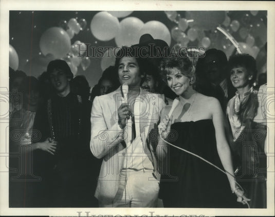 1978 Press Photo Lauren Tewes and Erik Estrada, "New Year's Rockin' Eve, 79"- Historic Images