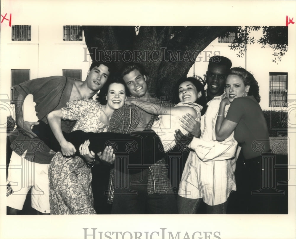Press Photo Casper Van Dien and cast of "Freshman Dorm" - nop25771- Historic Images