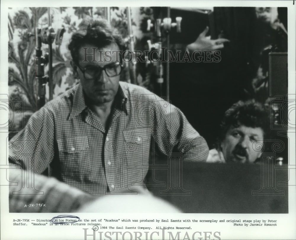 1985 Press Photo Director Milos Forman on set of &quot;Amadeus&quot; - nop25913- Historic Images