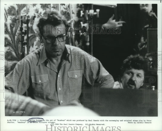 1985 Press Photo Director Milos Forman on set of "Amadeus" - nop25913- Historic Images