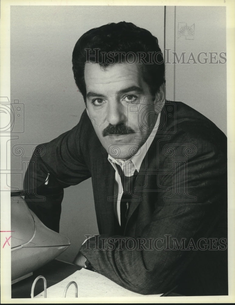 1987 Press Photo Dennis Farina, "Crime Story" - nop25921- Historic Images