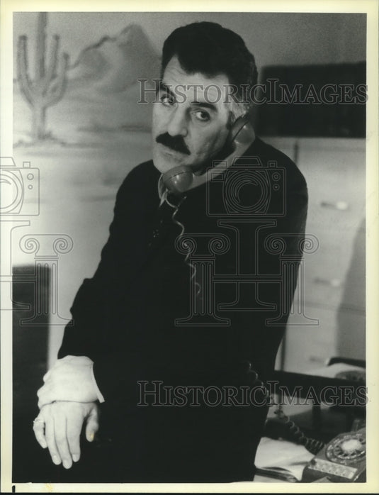 1987 Press Photo Actor Dennis Farina in "Crime Story" - nop25999-Historic Images