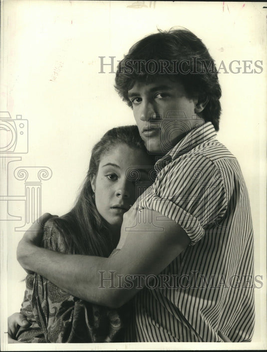 1986 Press Photo Actors Megan Follows, Dermot Mulroney in "Sin of Innocence" - Historic Images