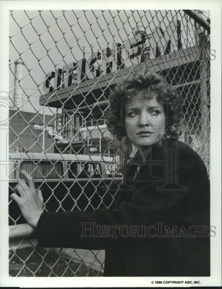 1986 Press Photo Actress Christine Ebersole in &quot;Acceptable Risks&quot; - nop26159-Historic Images