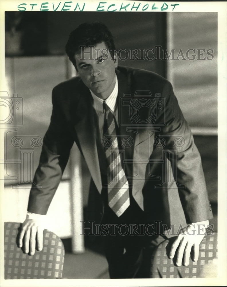 1994 Press Photo Actor Steven Eckholdt as Patrick Flanagan In &quot;L.A. Law&quot; - Historic Images