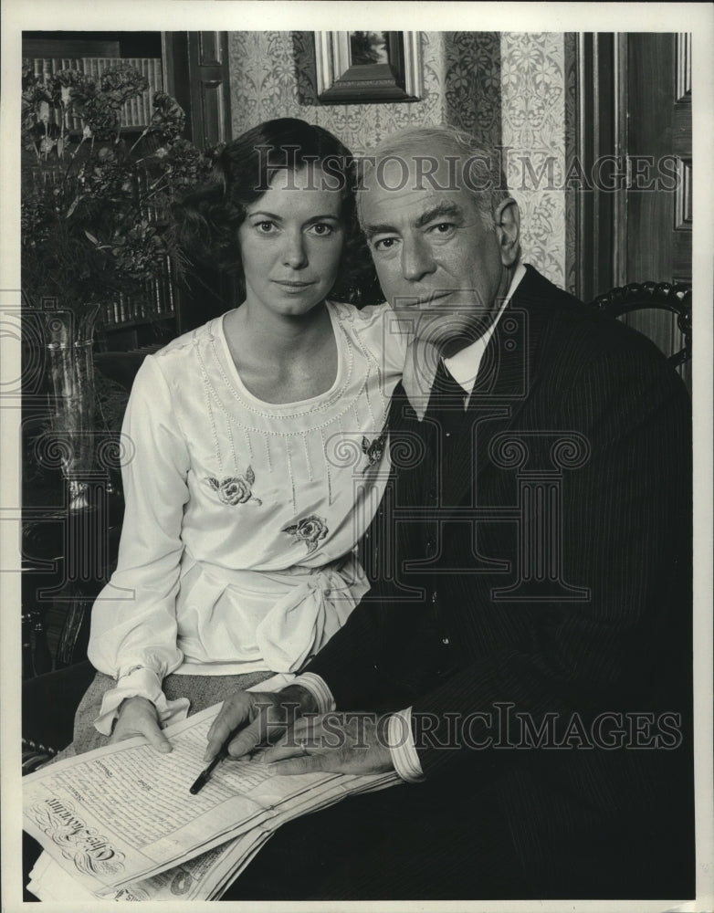 1975 Press Photo Actors Stephen Elliott and Kitty Winn In &quot;Beacon Hill&quot; TV Show - Historic Images