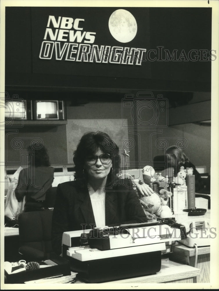 1983 &quot;NBC News Overnight&quot; Anchor Linda Ellerbee - Historic Images