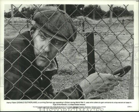Press Photo Actor Donald Sutherland as Nazi Spy in "Eye of the Needle"-Historic Images